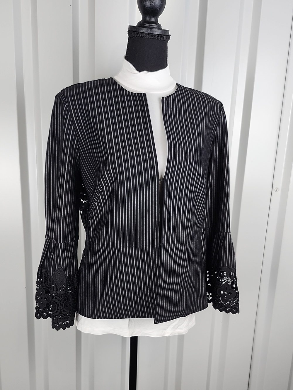 Alberto Makali Jacket Black Pinstripe Lace Back Bell Sleeves Sz 10 Feminine Goth